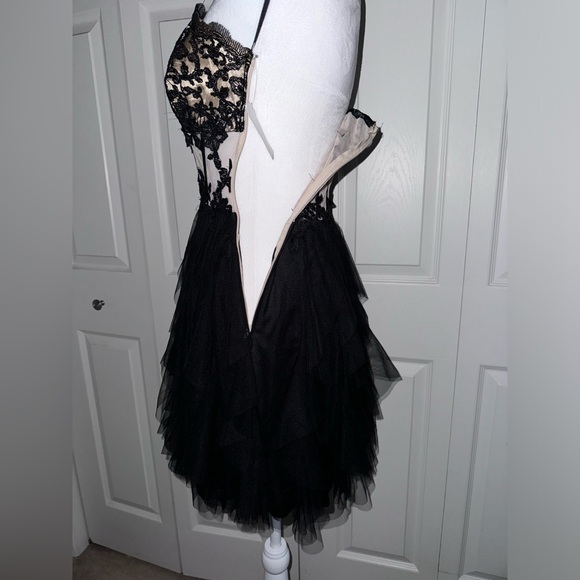 DEB mini dress. Size 5 NWT - Picture 6 of 13